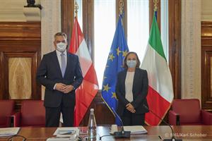 Innneminister Karl Nehammer und die italienische Innenministerin, Luciana Lamorgese, trafen sich zum Arbeitsgespräch in Rom.