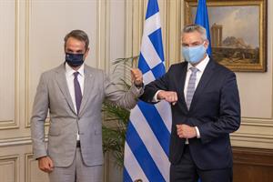 Innenminister Nehammer bei einem Arbeitstreffen mit dem griechischen Premierminister, Kyriakos Mitsotakis, in Athen.