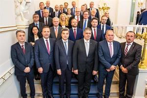 Teilnehmerinnen und Teilnehmer vom 2. Tag der "Forum Salzburg"-Konferenz am 6./7. November 2019 im Innenministerium